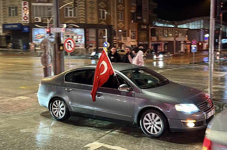 Türkiye'nin Dünya Kupası zaferi coşkuyla kutlandı, işte o özel kareler... 10